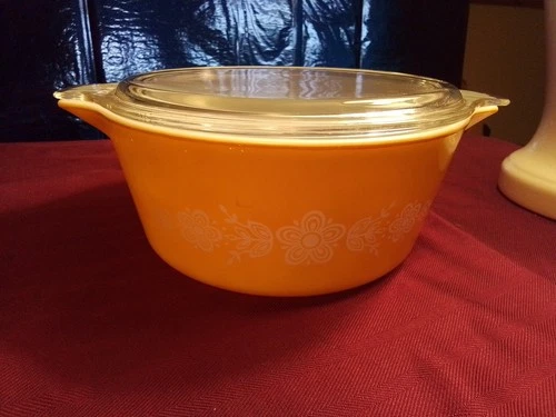 Vintage Butterfly Gold 2 1/2 Quart Round Casserole Dish With Lid 475-B
