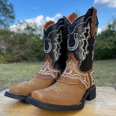 Men's Embroidered Cowboy Rodeo Square Toe Bota