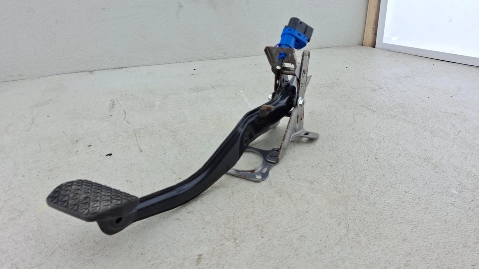 2013-2023 MAZDA CX-5 BRAKE FOOT STOP PEDAL ASSEMBLY W/ SENSOR OEM - Image 2 of 4