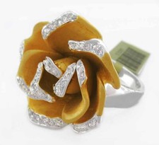 LAB CREATED WHITE SAPPHIRE FLOWER RING .925 STERLING SILVER - New With Tag