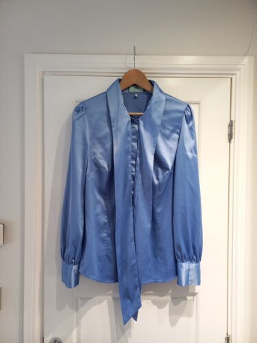 Hawes & Curtis Blue Satin Pussy Bow Blouse Shirt Size 14 Uk Fitted - Afbeelding 1 van 6