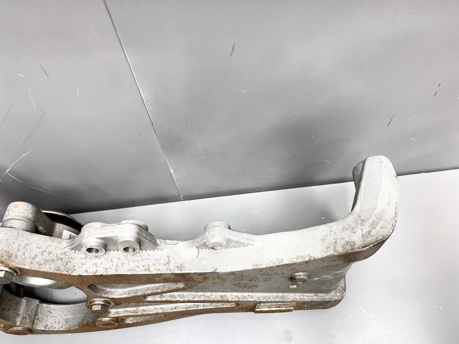 ⭐️2017-2022 MASERATI LEVANTE AUTOMATIC TRANSMISSION SUPPORT BRACKET 6701055900