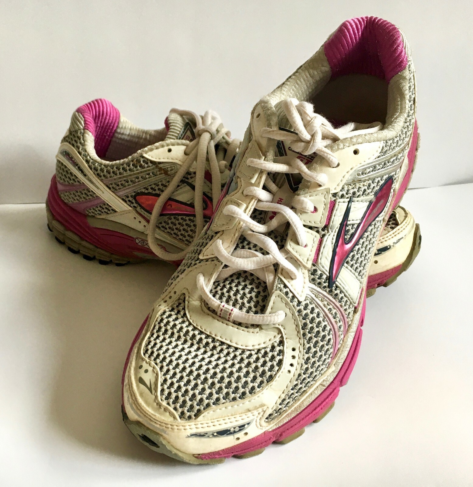 BROOKS Adrenaline Mogo GTS 12 Women's Running Shoes G… Gem