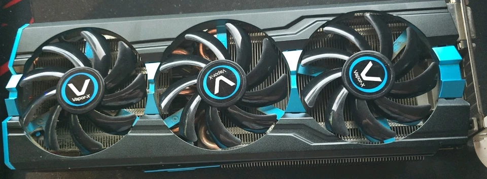 Sapphire Vapor-X R9 280X Tri-X OC 3GB GDDR5 384 Bit Tahiti Graphics Card GPU - Image 2 of 4