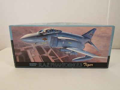 Fujimi 1/72   R.A.F. Phantom-II F.3 'Tiger' Model Kit Jet ALL PARTS Sealed