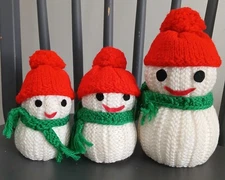 3 vtg Styrofoam SNOWMAN Family Knit Hat Scarf Christmas 8" 6.5" 5.5" Decor