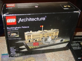 Buckingham Palace. LEGO.  21029  Retired, challenging, EXTRA PIECES ADDED