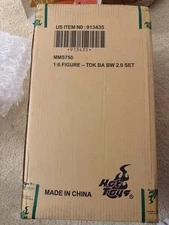 HOT TOYS BATMAN ARMORY 2.0 WITH BRUCE WAYNE MMS750 SEALED USA SELLER