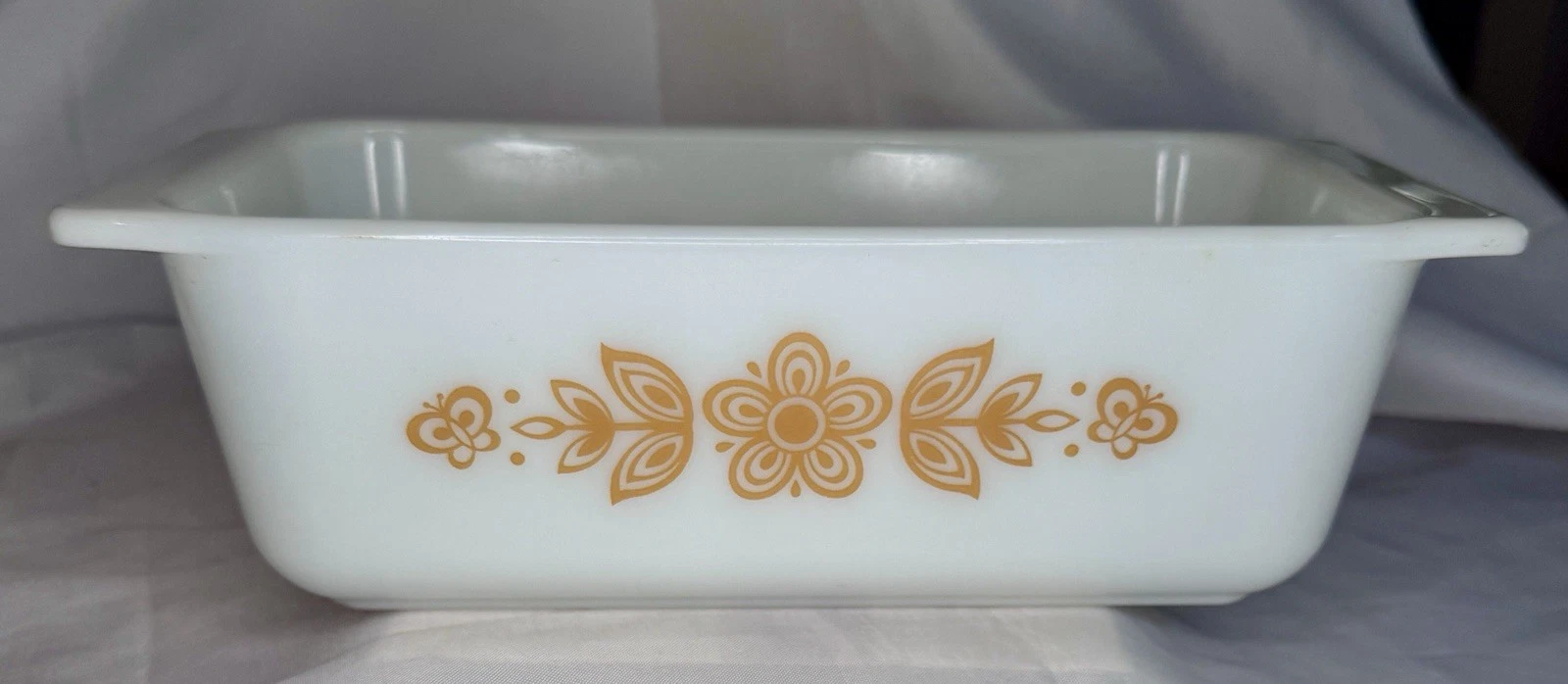 Vintage PYREX 913 Butterfly Gold Loaf Pan Corelle Corning BEAUTIFUL
Opens in a new window or tab