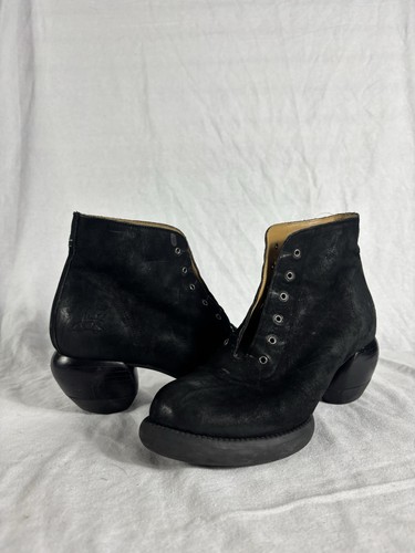 John Fluevog get groovy leather lace up bootie. Sz 6 great condition see photos.
