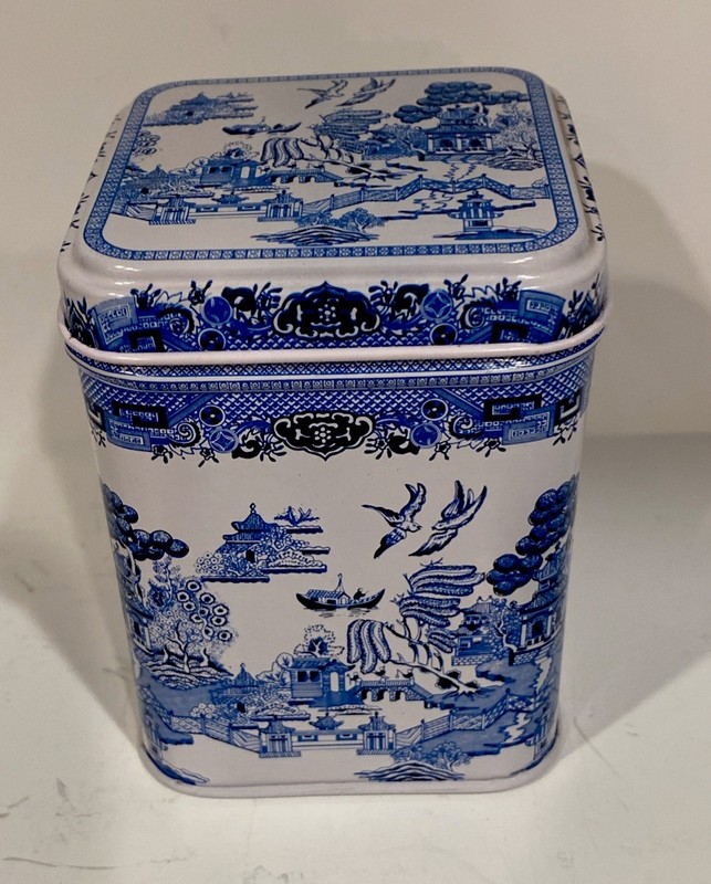 VTG Blue Willow Tin Can Box By Grumbridge In Bedford England 4x2.75x2.75” 1970’s