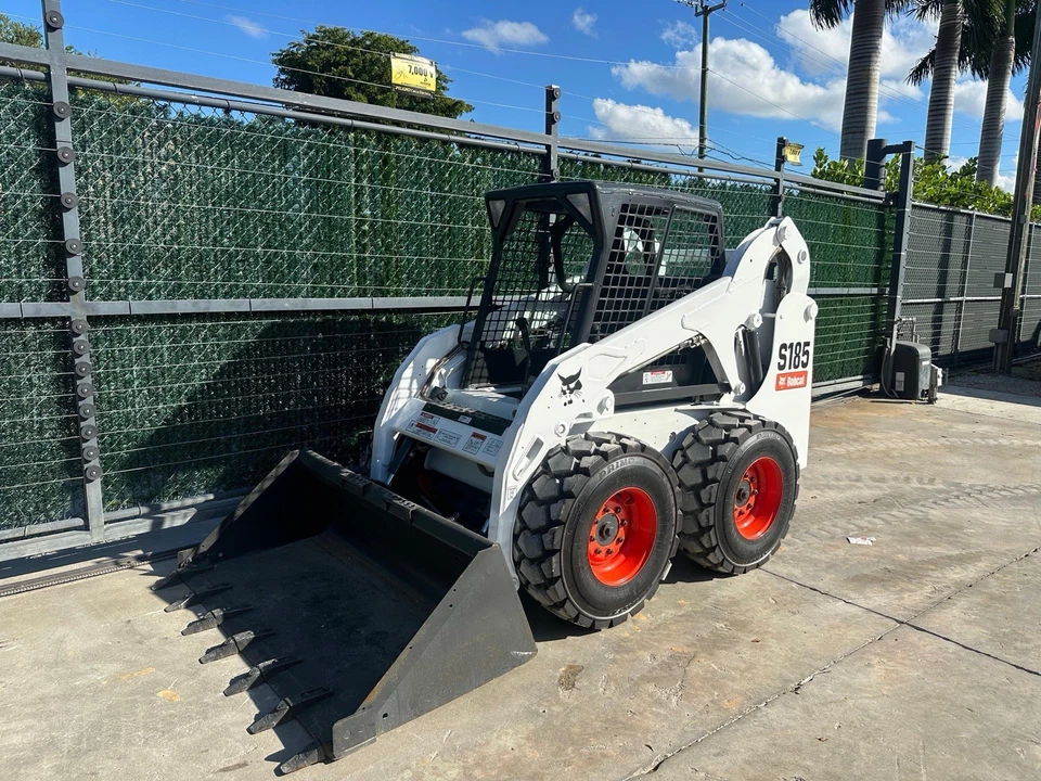 2004 BOBCAT S185- STANDARD CONTROLS- NO DEF -LOW HOURS - Image 2 of 4