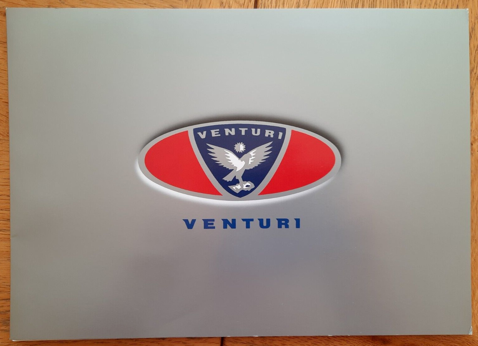 Folleto de venta de autos Venturi 300 & Atlantique 1998. Carpeta con placas extra