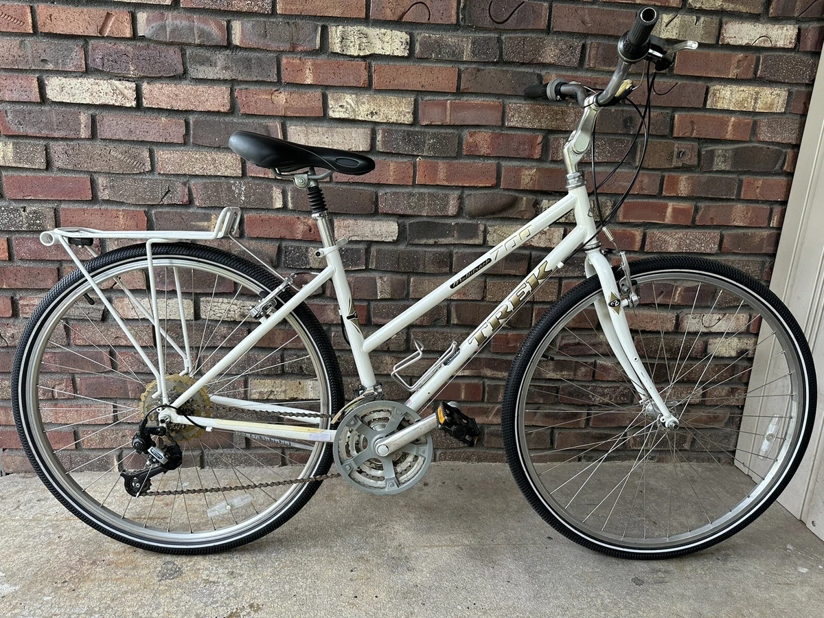 TREK 700 WHITE SPORT DROP FRAME HYBRID MULTITRACK BICYCLE eBay