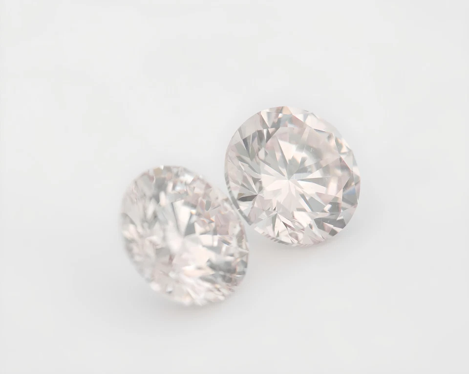 2.01ct Pink Diamond - Natural Loose Pair Of Pink Fancy Color GIA VS2round Shape - Image 3 of 4