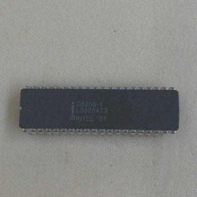D8203-1 Vintage Intel DRAM CONTROLLER 40-PIN Ceramic DIP 