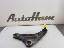 Triangle de suspension Nissan Pulsar