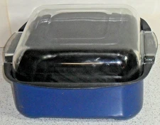 T-Fal 9.75"  x 9.75" square  roaster with Pyrex glass lid