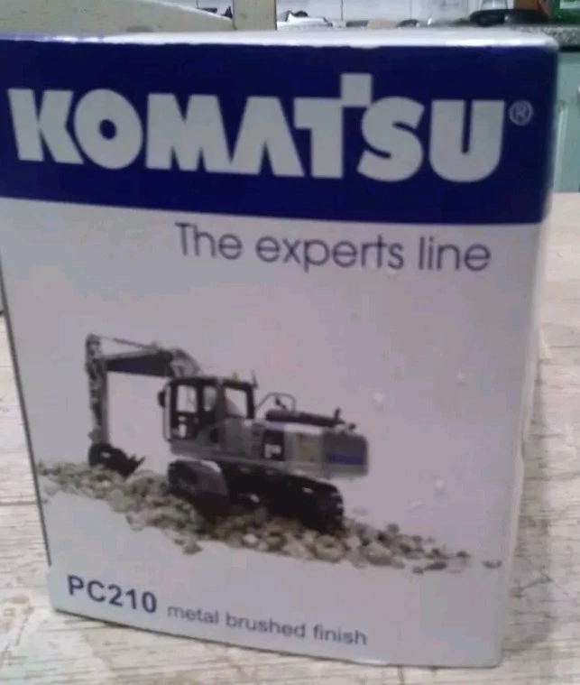 🚜 Universal Hobbies Komatsu PC210 1:50 Limited Ed Metal | Escavatore 🏗️ - Immagine 2 di 4