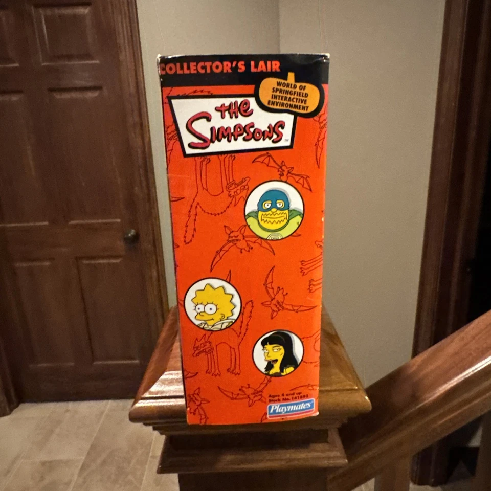 Exclusivo juego de caja de guarida de coleccionista Treehouse of Horror de Los Simpson * TOTALMENTE NUEVO Foto 4 de 4