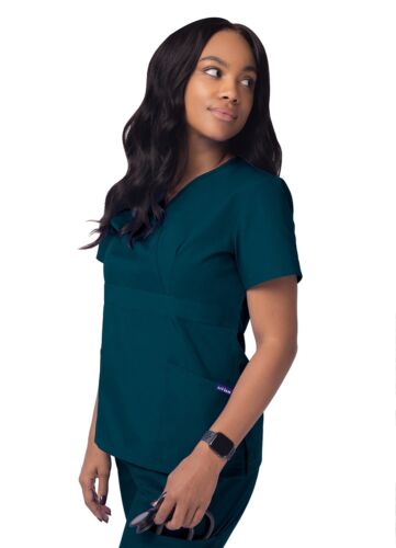 Sivvan Uniformi Donna Finto Avvolgente Infermiera Medico Scrub Top Vestibilità Crossover Semi-V - Foto 94 di 112