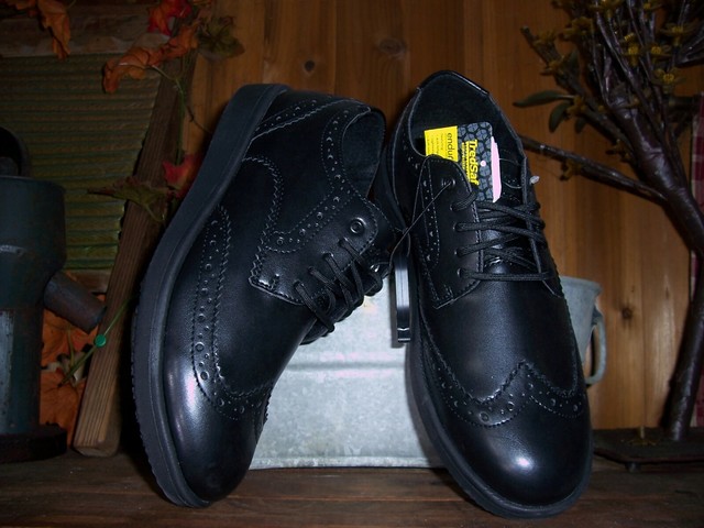 slip resistant wingtip shoes