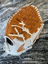 EASTON PROFESSIONAL COLLECTION FASTPITCH SOFTBALL GLOVE 12" RH - 229.99