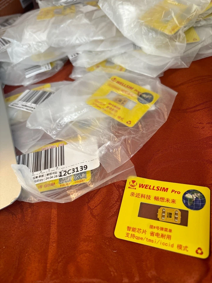 Buy 3 R-sim Card IOS 17/18 and get one for free model support iPhone 6s to 15pm - Image 2 of 3