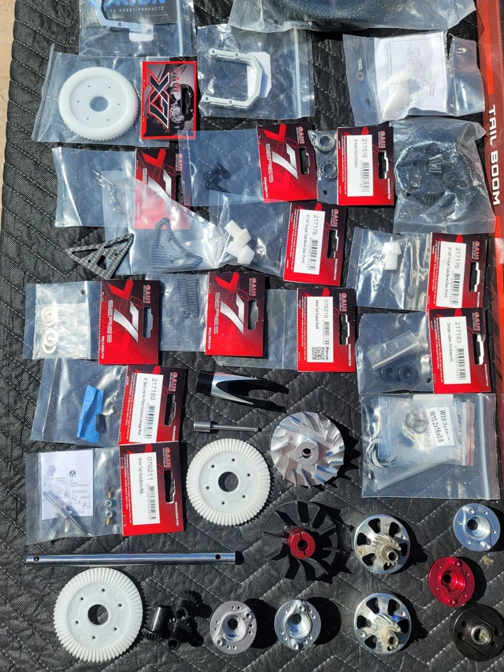 GAUI NX7 700 KIT NUEVO COMPLETO Y BONITO FUSELAJE USADO Y REPUESTOS MÁS NUEVO Foto 4 de 4