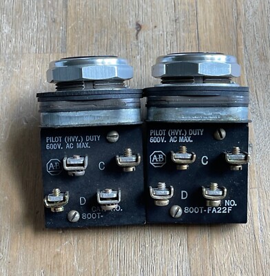 ALLEN BRADLEY BLACK PUSH BUTTON WITH 800T-FA22F CONTACT BLOCK LOT OF 2