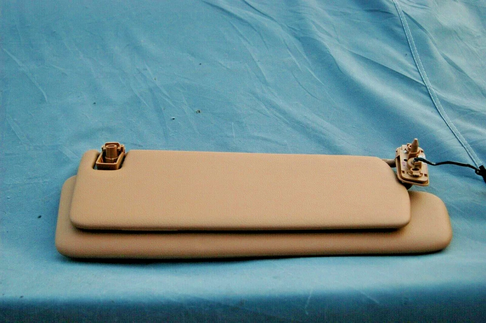 Parasol Porsche Cayenne 2004-2009 con espejo y luz (arena) diestro OEM 7L5857552DF Foto 3 de 4