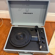 crosley record player - light blue. needs charging but works perfectly fine