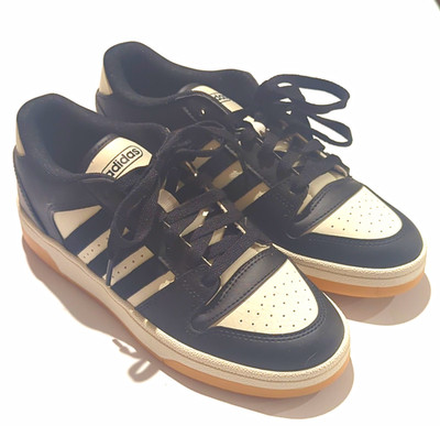 Adidas Postmove Low Sneakers Black White Gum Sole Youth Boys Size 5Y, Worn 1 x