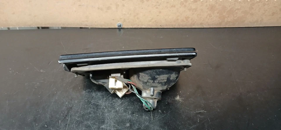 91 SCOUPE REAR RIGHT INNER TAILLIGHT OEM 9240623050 - Image 3 of 4
