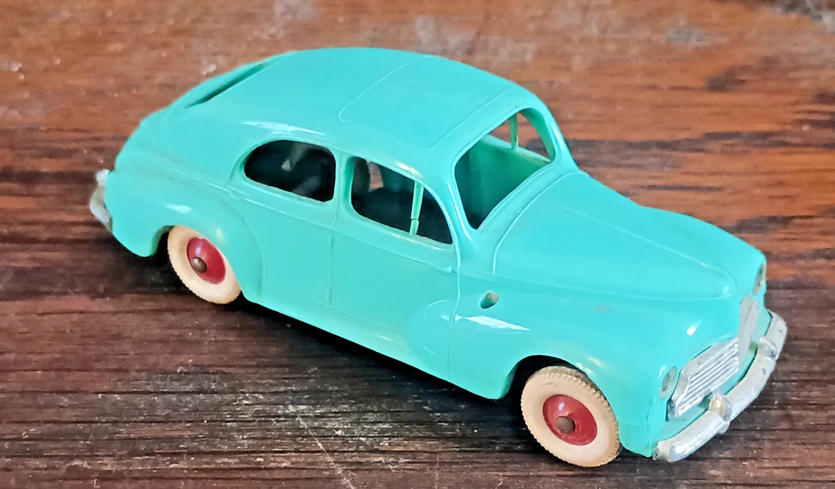Norev 14 Peugeot 203 chassis tôle années 60
