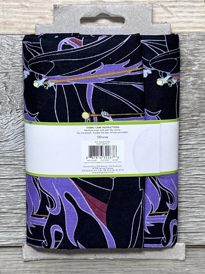 Tela de algodón con licencia de villanos de Disney de Maléfica 1 yarda x 43" negra/púrpura Foto 3 de 4