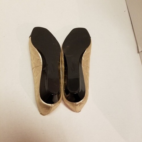 Trotters Quilted Gold Leather Cap Toe Flat Wedges Sz 7.5 Wide - Picture 5 of 5
