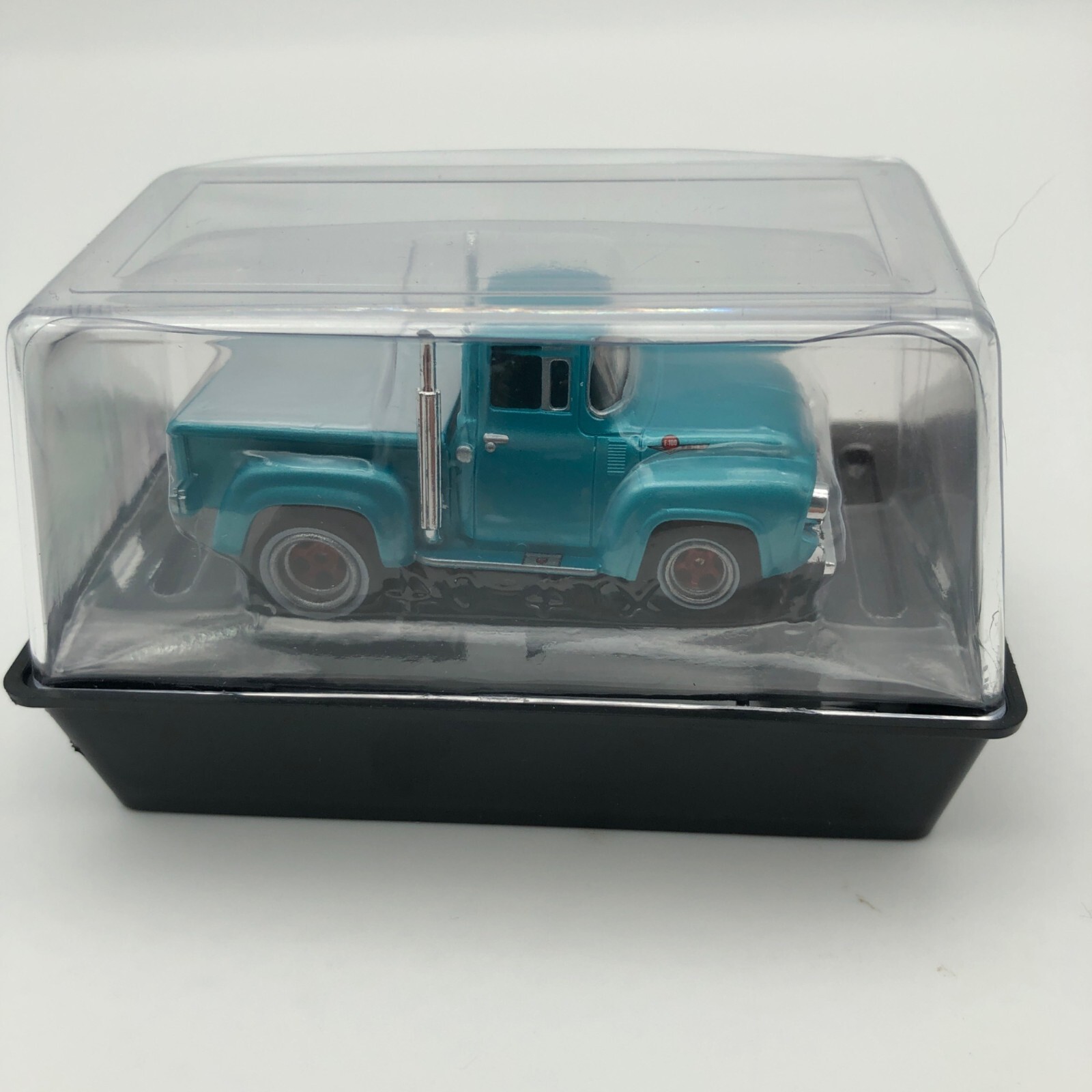 Auto World 1956 F-100 HO Slot Car Truck California Cruising New Banded Set Car