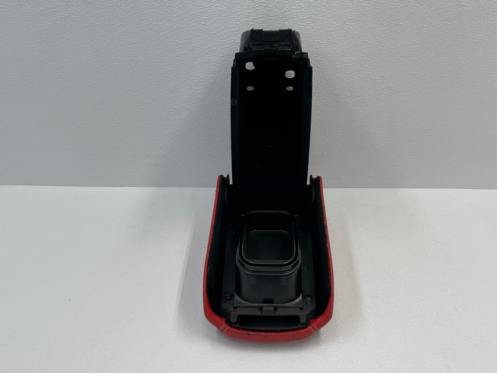 13 14 Maserati Granturismo M145 Center Console Armrest Storage Lid Red 1458 OEM