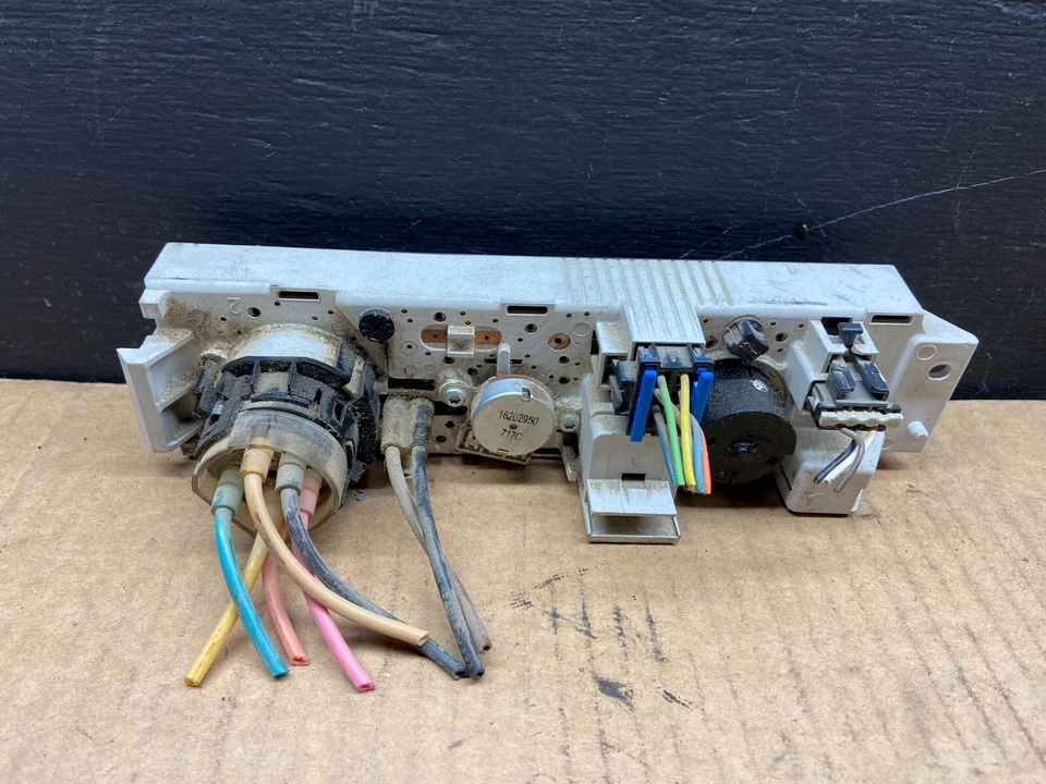 2003 - 2006 Chevrolet Tahoe климат-контроль A/C F0633 DG1 - Изображение 2 из 4