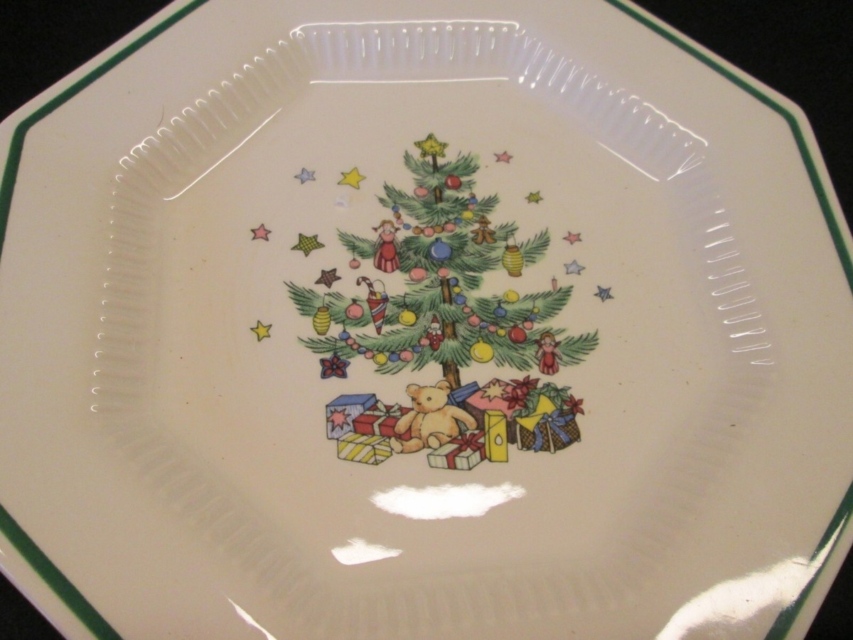 Set Nikko CHRISTMAS TREE TIME Salad Luncheon Plates 3/16