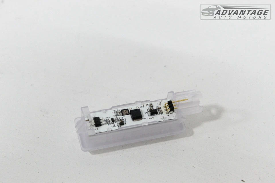 Lincoln MKX 2016-2018 MALETERO IZQUIERDO O DERECHO CUARTO PANEL LUZ CORTESÍA LÁMPARA OEM Foto 3 de 4