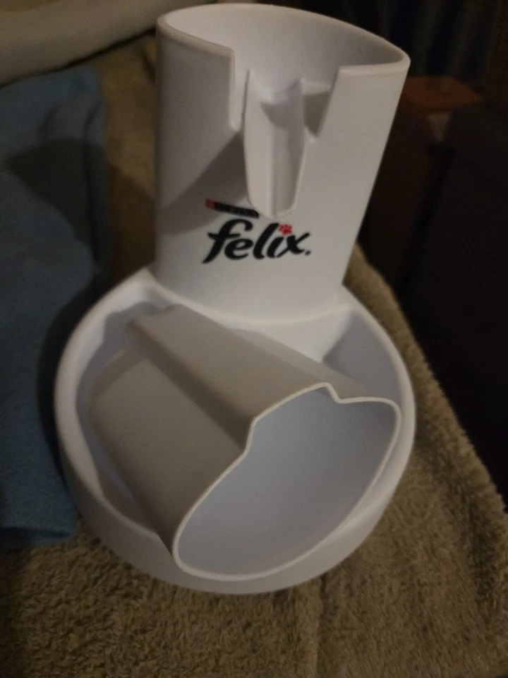 Felix Trinkbrunnen Katzen  - Bild 3 von 3