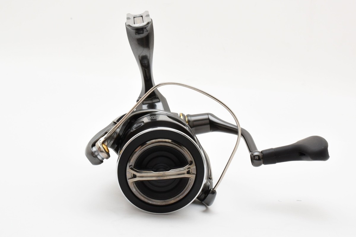 Shimano 24 TWIN POWER 4000MHG Spinning Reel Mint From JAPAN
