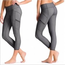 Athleta Sz XS Static Drifter Capri Leggings With Pockets in Gray