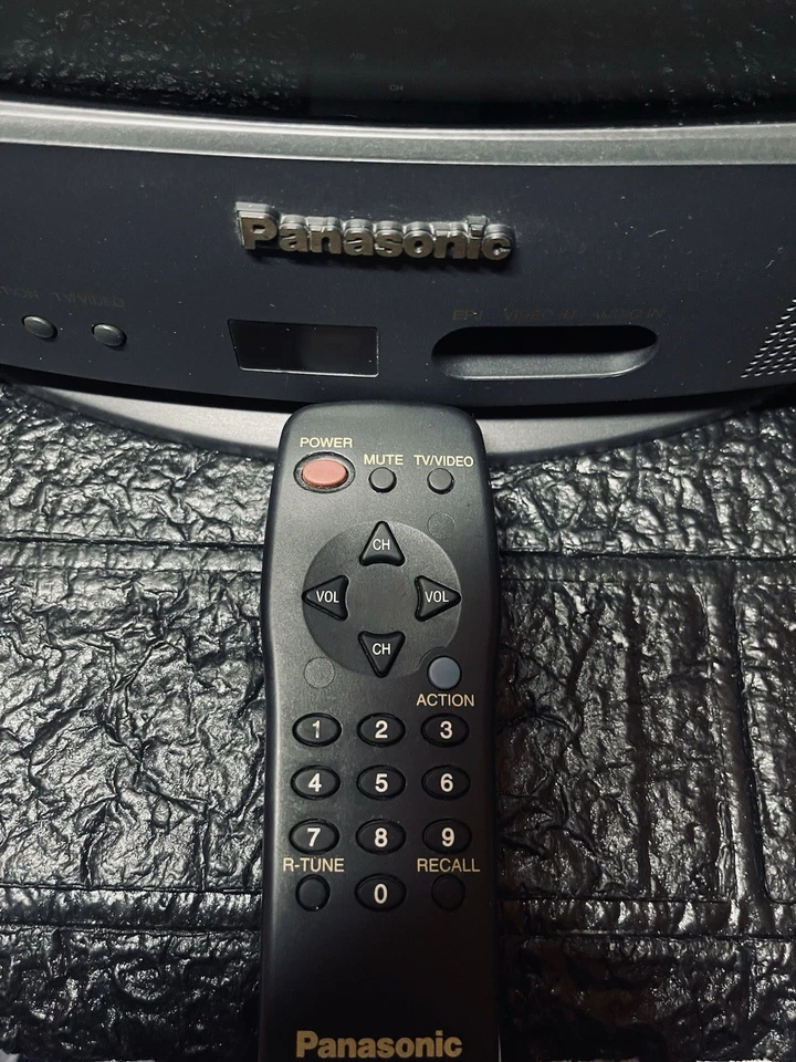 1999 Panasonic 13” (CRT TV CT-13R30A) Television w/Remote - Image 4 of 4