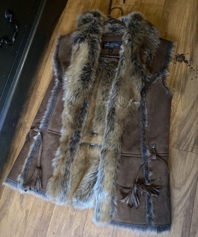Fluffy Fabulous Furs Woman’s Brown Faux Lynx Fur Vest Coat Size Small