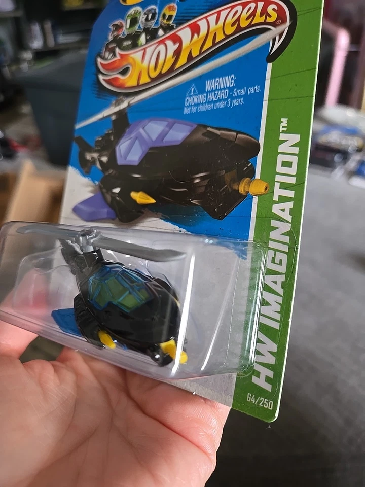 Hot Wheels #64 HW Imagination Batcopter 2013 negro/azul ventana azul con rotor gris Foto 4 de 4
