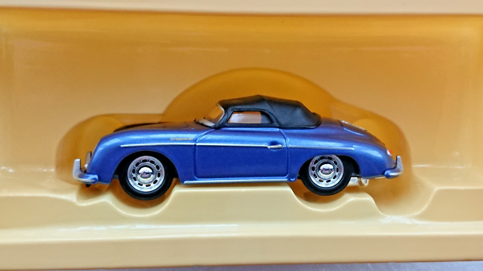 Modèle Porsche 356 Soft Top 1:43 Vanguards - Couleur Aigue-Marine Métallisée - Occasion