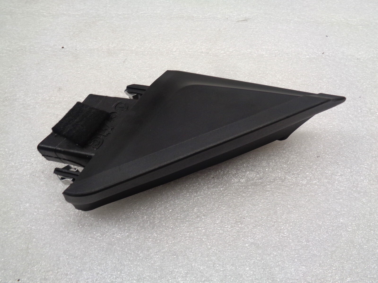 2014-2019 Maserati Ghibli Front Left Door Corner Vent Trim Cover OEM AK2308247